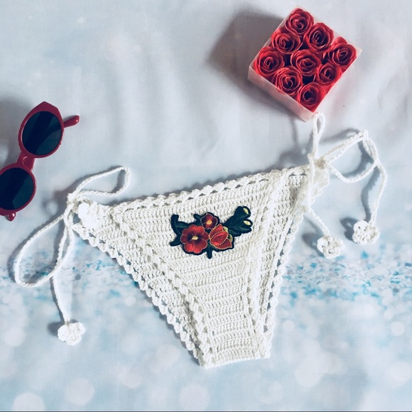 COPY - COPY - Roses appliqué  crochet bikini bottom - Picture 2 of 9